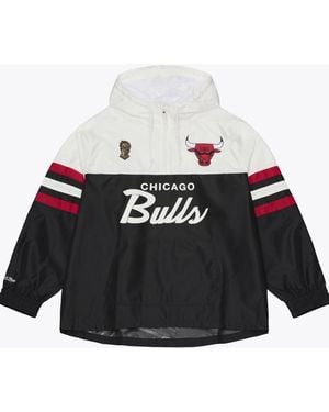 Mitchell & Ness Chicago Bulls Head Coach Lightweight Anorak Quarter-zip Windbreaker - Black