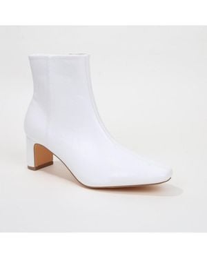 BERNESS Minimalist Ankle Boots - White
