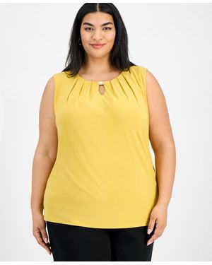 Kasper Plus Size Keyhole-neck Pleated Top in Green | Lyst