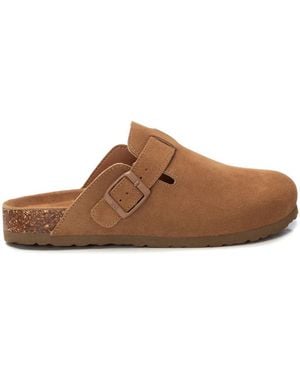 Xti Suede Clogs By - Brown