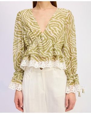 En Saison V-neck Pull-on Top - Yellow
