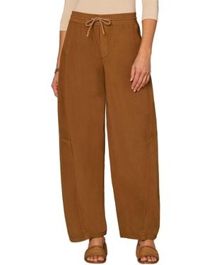 Democracy Petite Sky Rise Relaxed Straight Leg sweatpants Pants - Brown