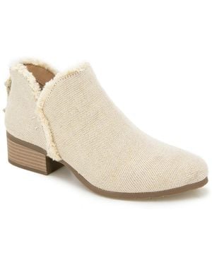 Kenneth Cole Side Skip Shooties - White