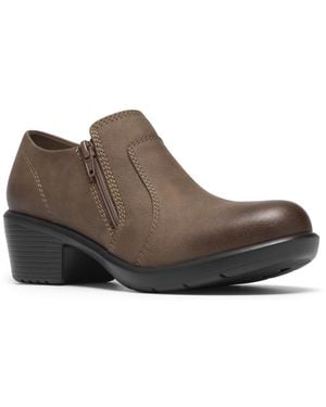 Clarks Kynnzie Zip Block Heel Round Toe Leather Shooties - Brown