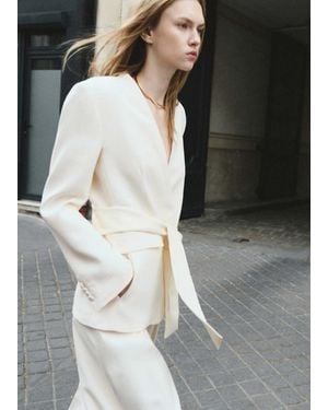Mango Rigid Choker - White