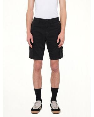 Stone Island L100019 Shorts - Black