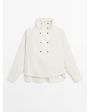 MASSIMO DUTTI Soepelvallend Overhemd Met Knoopdetail Op De Borst - Wit