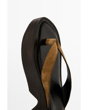 MASSIMO DUTTI Sandalia Tacón Cuña Piel - Negro
