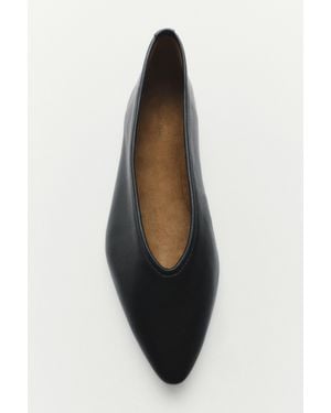 MASSIMO DUTTI Soft Leather Pointed Toe Ballerina - Black