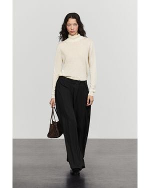 MASSIMO DUTTI Flowing Pleated Trousers With Button Detail - White