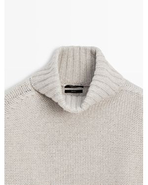 MASSIMO DUTTI Capa Detalle Flecos 100% Lana - Blanco