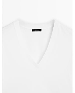 MASSIMO DUTTI 100% Interlock V-Neck T-Shirt - White