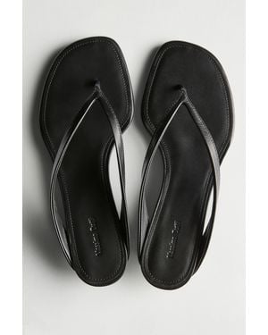 MASSIMO DUTTI Mid-Heel Sandals With Toe Divider - Black