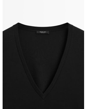 MASSIMO DUTTI Flowing V-Neck T-Shirt - White