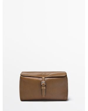 MASSIMO DUTTI Nappaleren Reistoilettas - Bruin