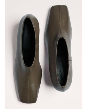 ME+EM High Front Block Heel - Black