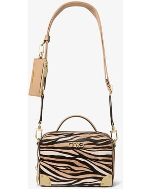 MICHAEL Michael Kors Bolso satchel Estelle pequeño de pelo de becerro con estampado de tigre - Blanco
