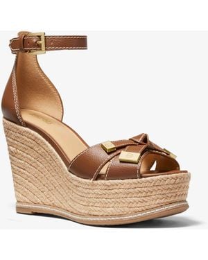 Michael Kors Sandalo con zeppa Ripley in pelle - Marrone