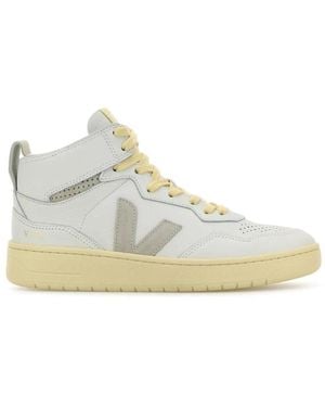 Veja Trainers - White