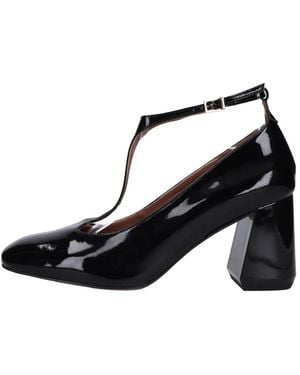 Emanuélle Vee P135 Lackleder-Pumps - Schwarz