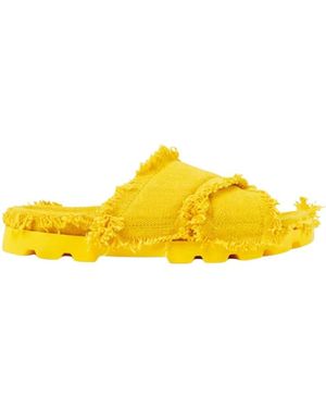 Camper Gelbe Crossstrap Sandalen