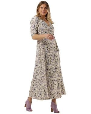 Minimum Maxi Kleider - Natur