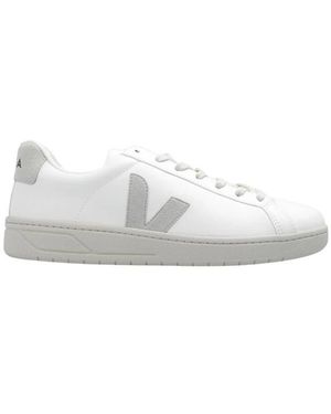 Veja Trainers - White