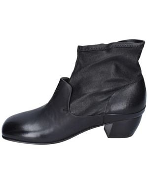 Moma Heeled Boots - Black