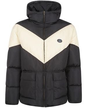 Valentino Garavani Leichte Nylon-Daunenjacke Mit Kapuze, Eingelegtem V Und Vlogo-Patch - Schwarz