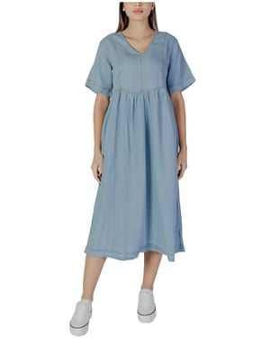 B.Young Midi Dresses - Blauw