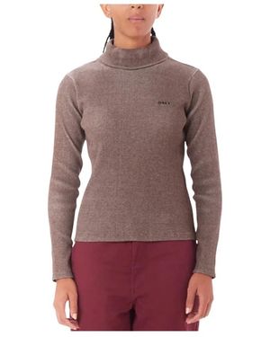 Obey Turtlenecks - Rouge