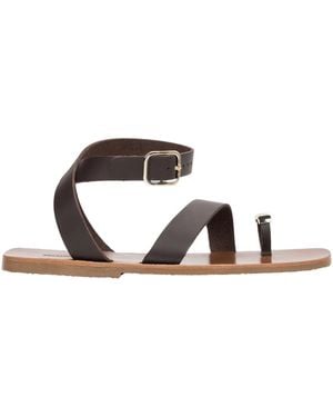 ESTRO Flat Sandals - Brown