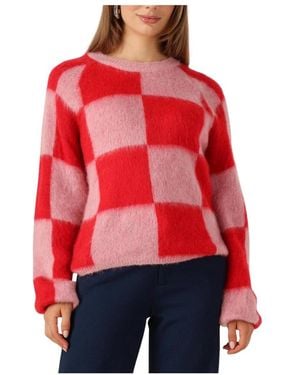 Pom Roter Karierte Pullover Für Kalte Tage