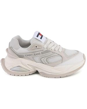 Tommy Hilfiger Weiße Wildleder-Sneakers
