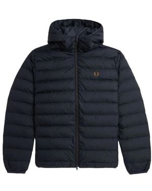 Fred Perry Giacca blu con cappuccio isolata