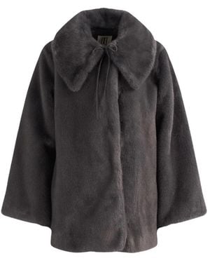 By Malene Birger Vela Kunstpelzjacke - Schwarz