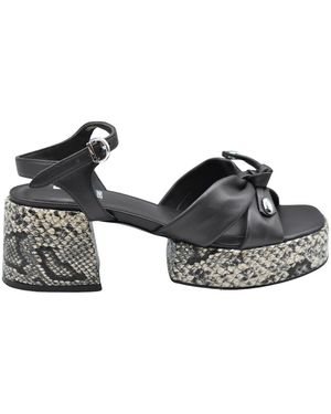 Jeannot High Heel Sandals - Marrón