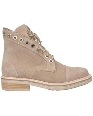 Alma En Pena. Lace-Up Boots - Neutro