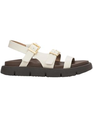 ESTRO Flat Sandals - Brown