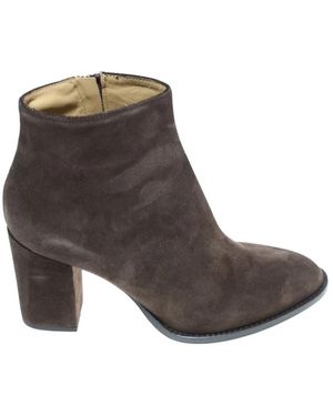 Anna F. Enkellaarsjes - Bruin