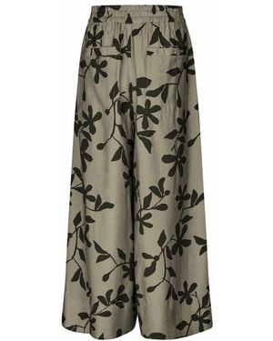 Masai Hose Mit Floralem Print Und Weitem Bein - Grau