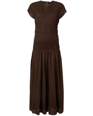 Closed Midi Dresses - Marrón