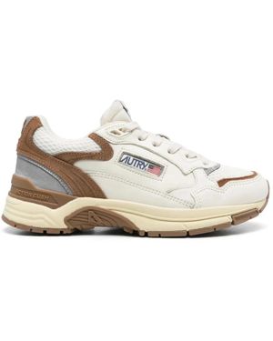Autry Trainers - White