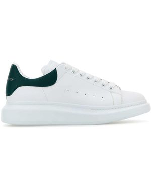 McQueen Weiße Ledersneakers Mit Dunkelgrünem Absatz