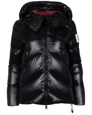 AFTER LABEL Schwarze Winterjacke Mit Stilvollen Details