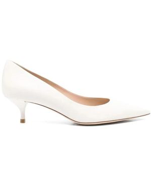 Stuart Weitzman Kitten Heel Pointed Toe Pumps - Wit