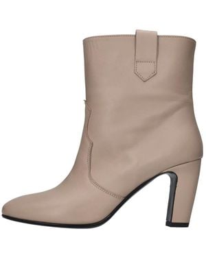 Strategia Heeled Boots - Brown
