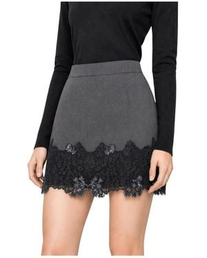 Kocca High-Waisted Skirt With A Floral Lace Hem And Concealed Zip - Schwarz