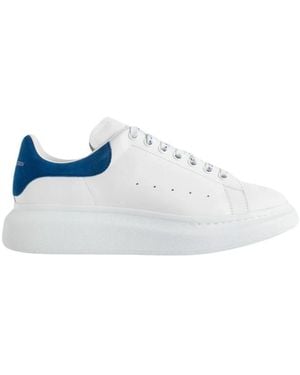 McQueen Blaue Oversized Sneakers Minimalistische Eleganz