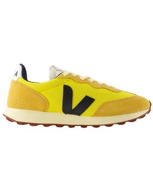 Veja Trainers - Yellow
